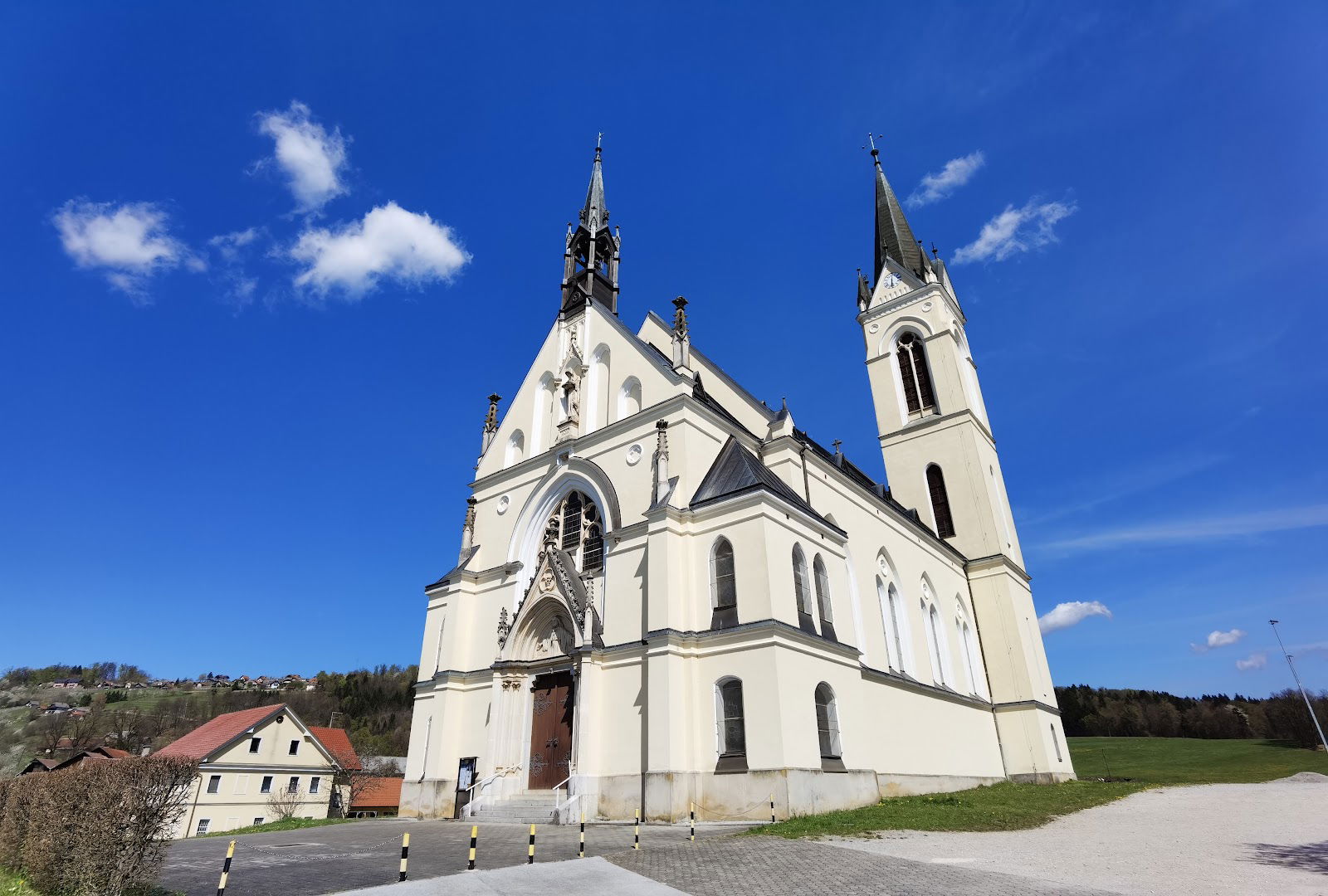 Župnijska cerkev sv. Antona Padovanskega