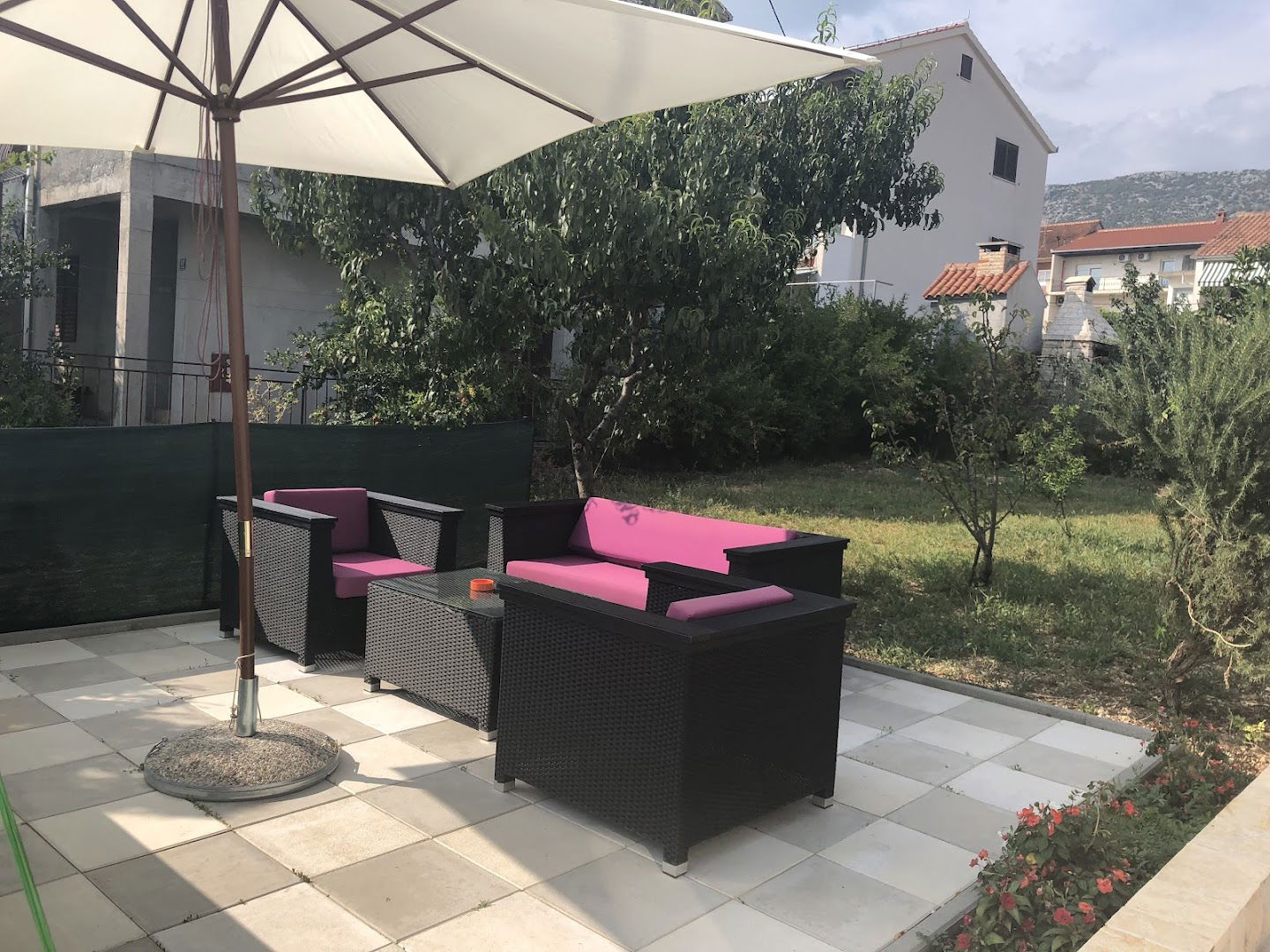 Happy Summer Apartment