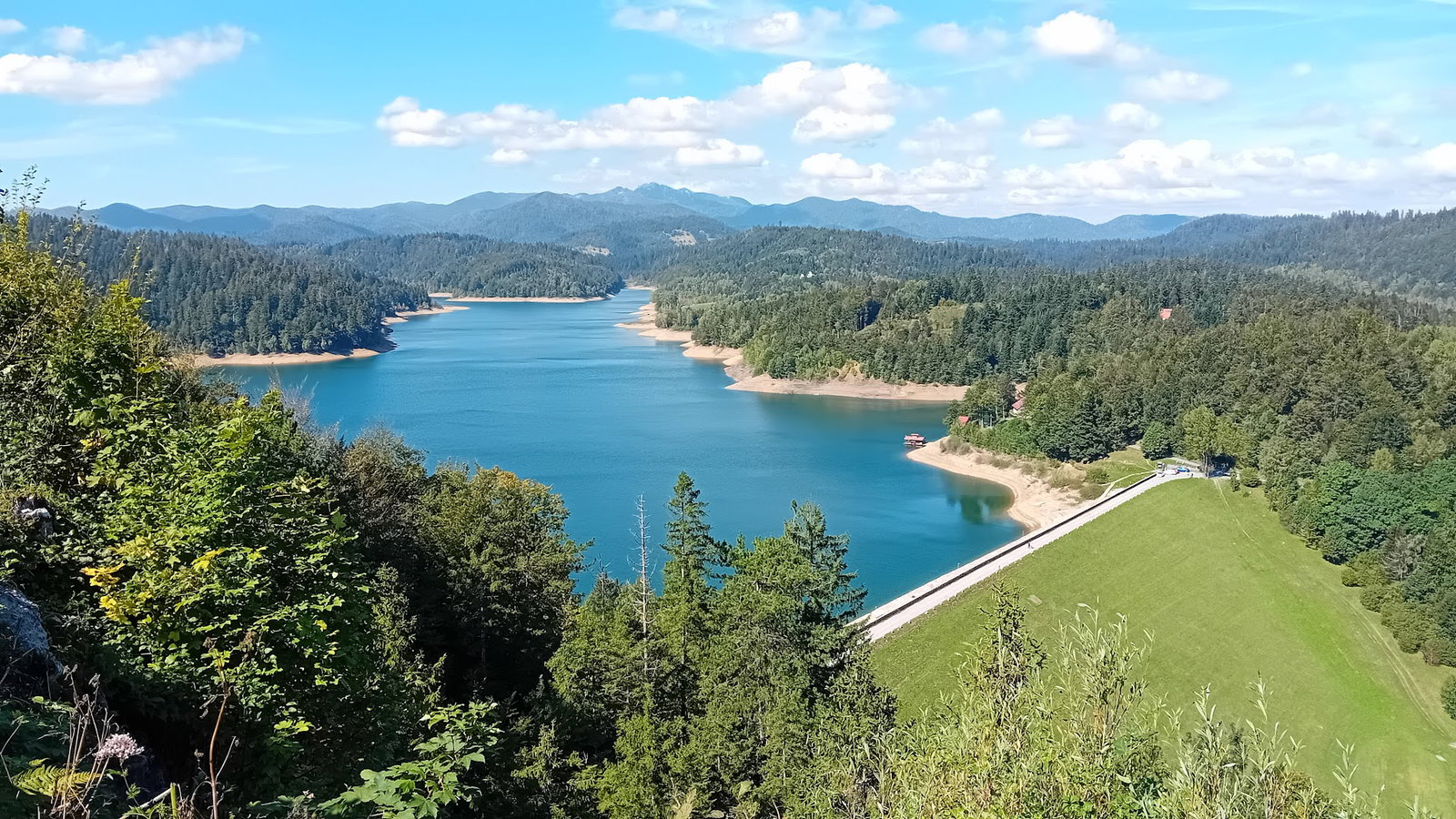 Omladinsko Jezero Lake Panoramic Point