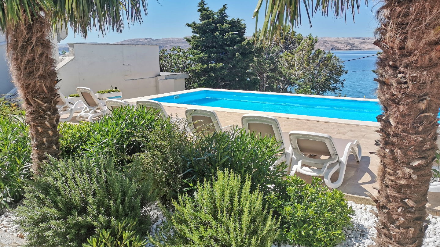 Apartments Anita with heated pool