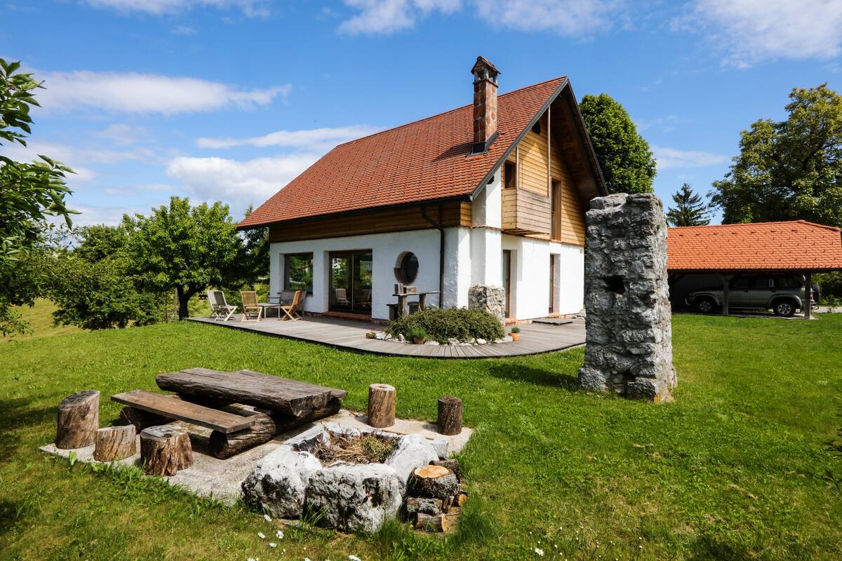 Unique cottage house with panoramic view on Ravnik