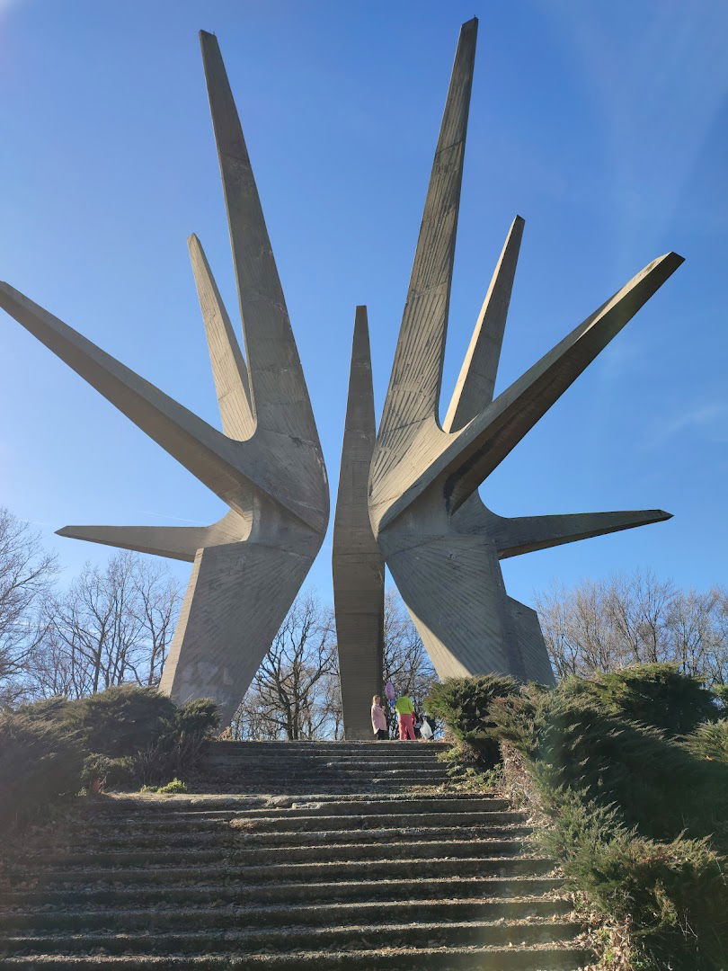 Spomenik palim borcima Kosmajskog odreda - Iskra slobode