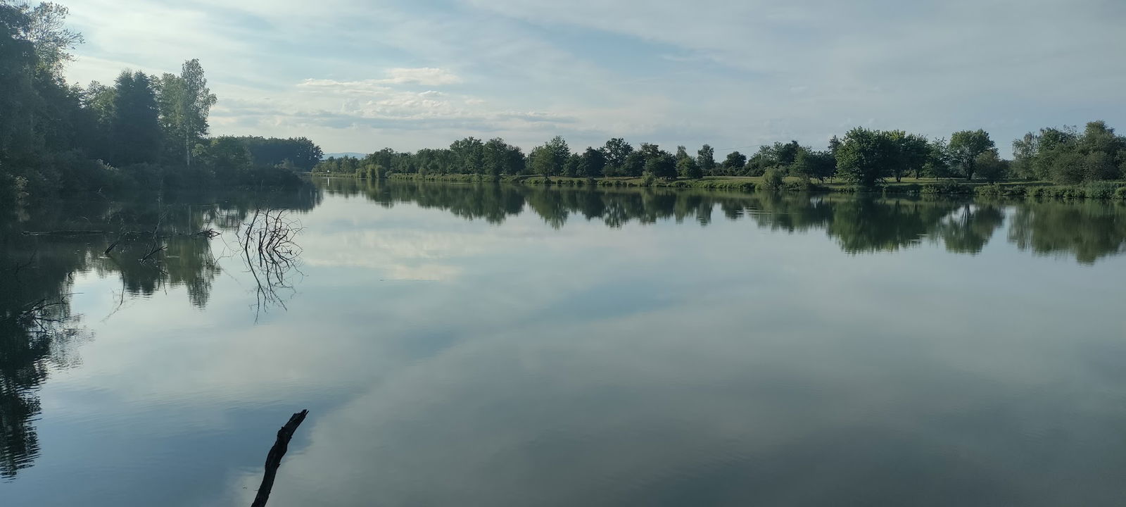 Šumbar. Ulaz i parking