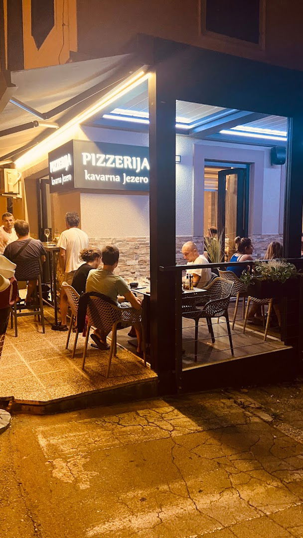 Pizzerija Jezero