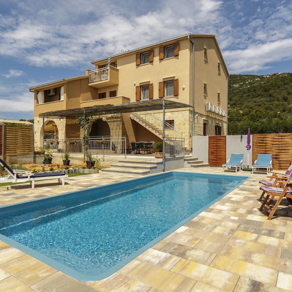 Apartments Mardešić