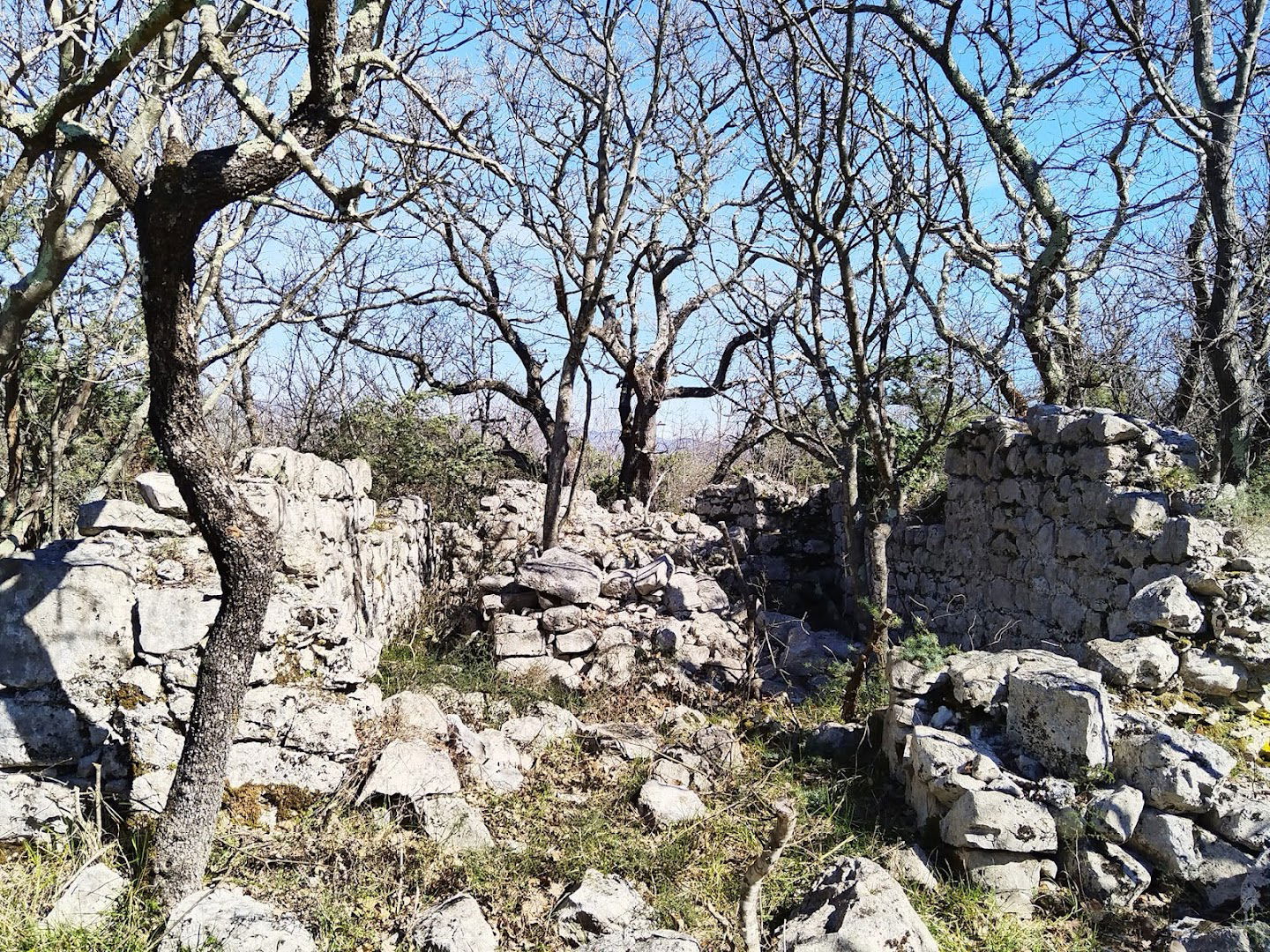 Church of St. Lucia (remains)