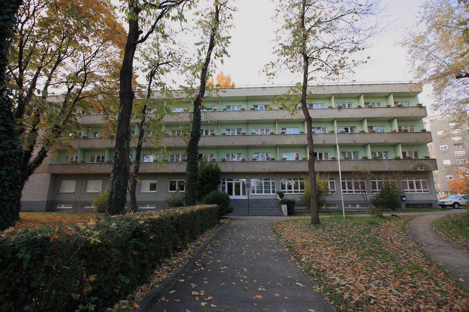 UČENIČKI DOM DORA PEJAČEVIĆ