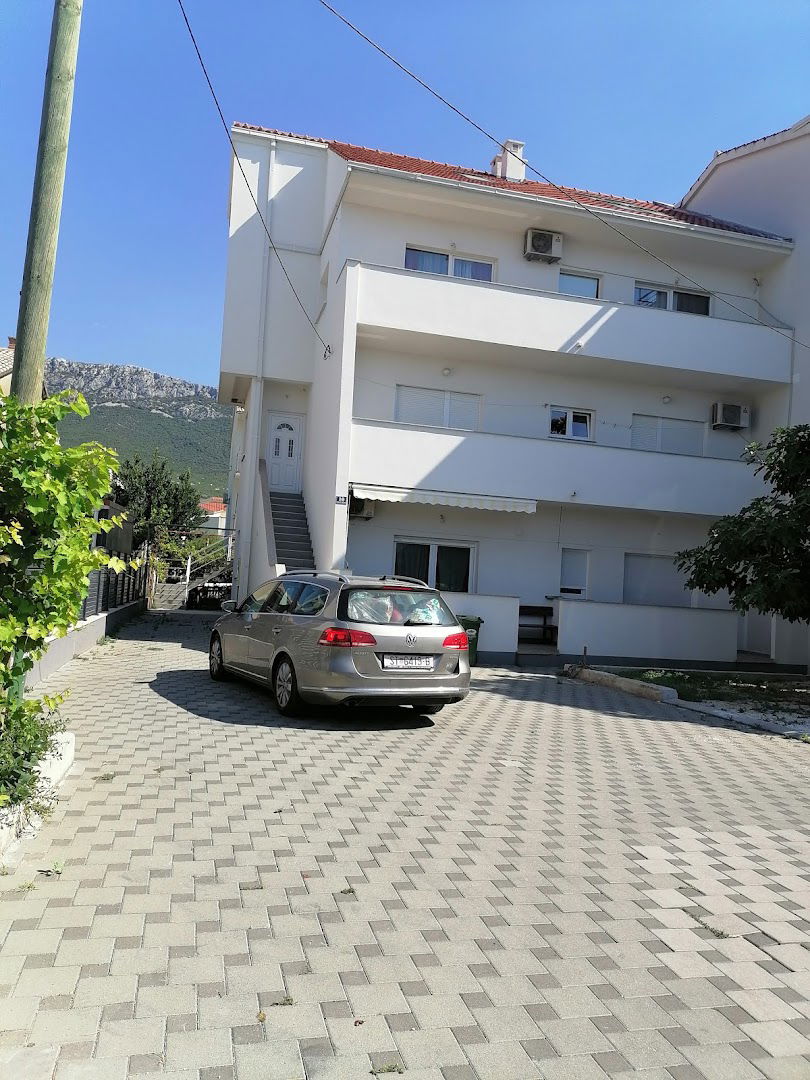 Seven Castles apartment ++958574016