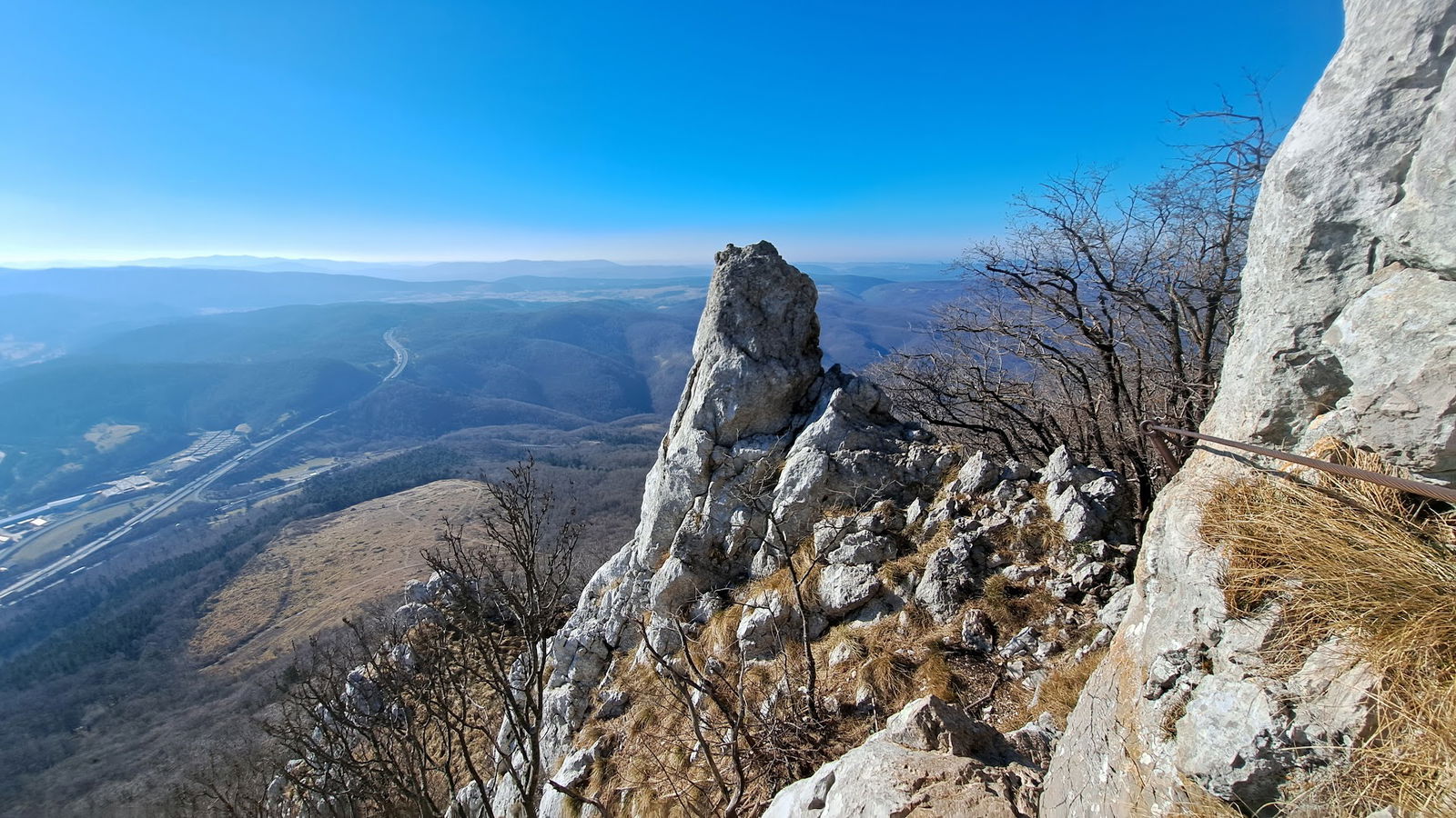 Vojkova koča (strma pot)