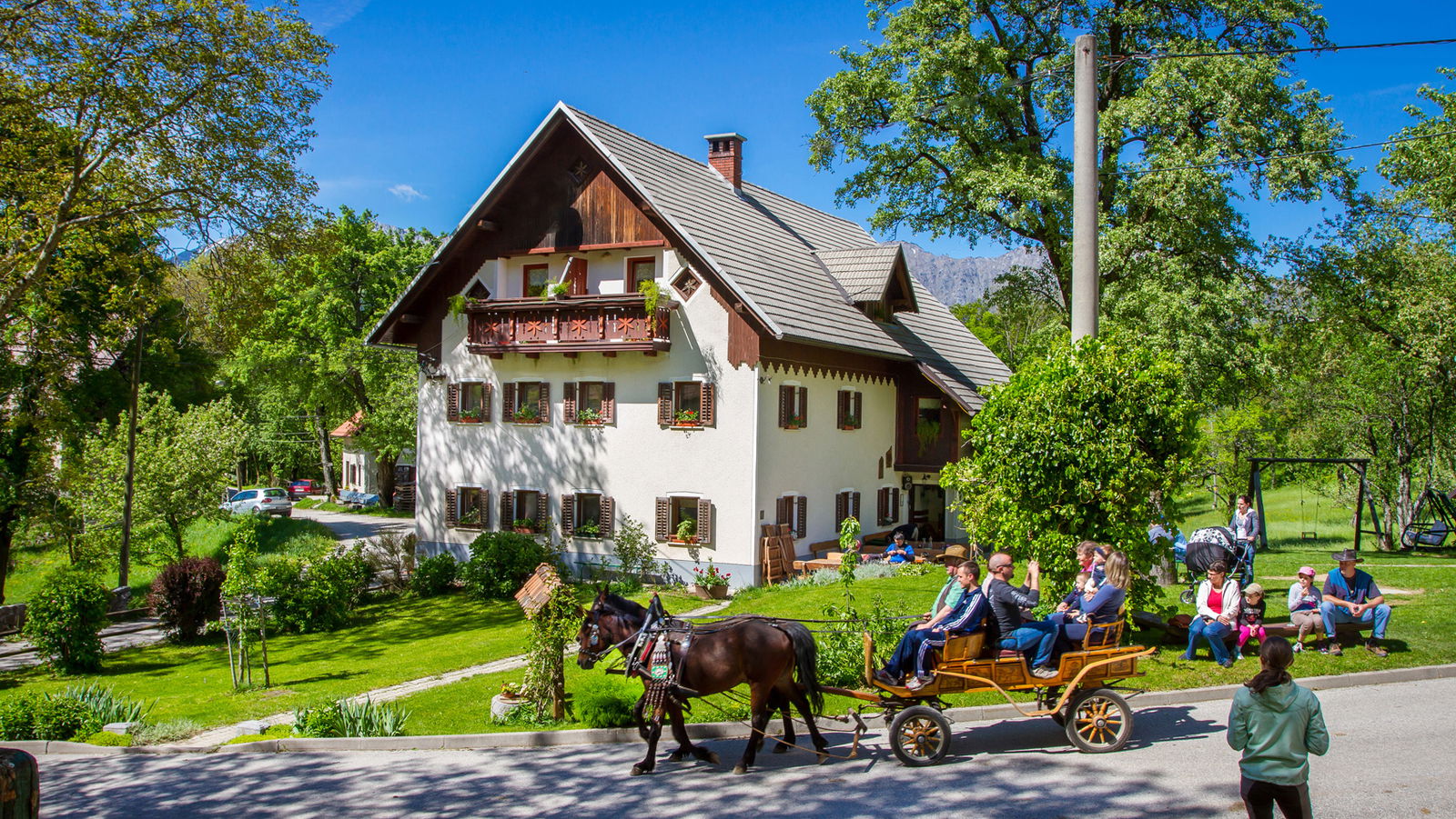 Marija Tušar - Nosilka dopolnilne dejavnosti na kmetiji - Turistična kmetija pri Flandru