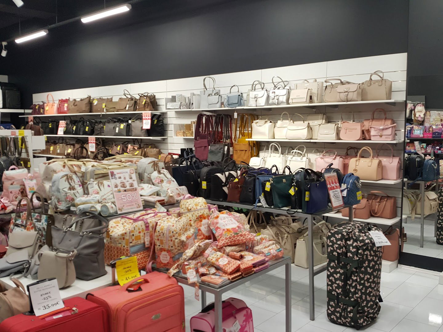 BAGS AND MORE - SUPERNOVA NOVA GORICA