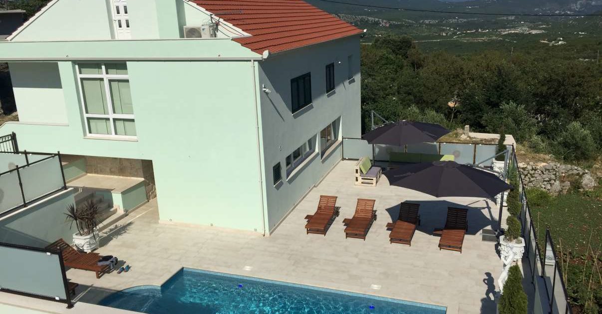 Holiday house Lučić