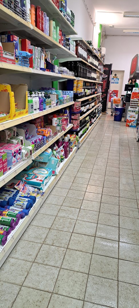 Lanterna grocery store