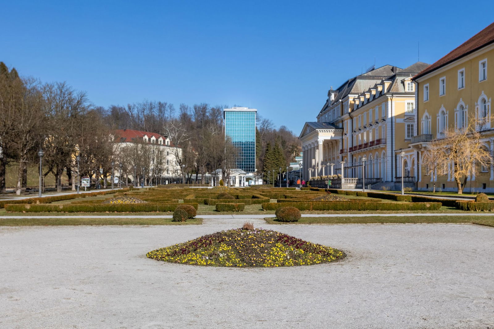 Kristal Lux apartments