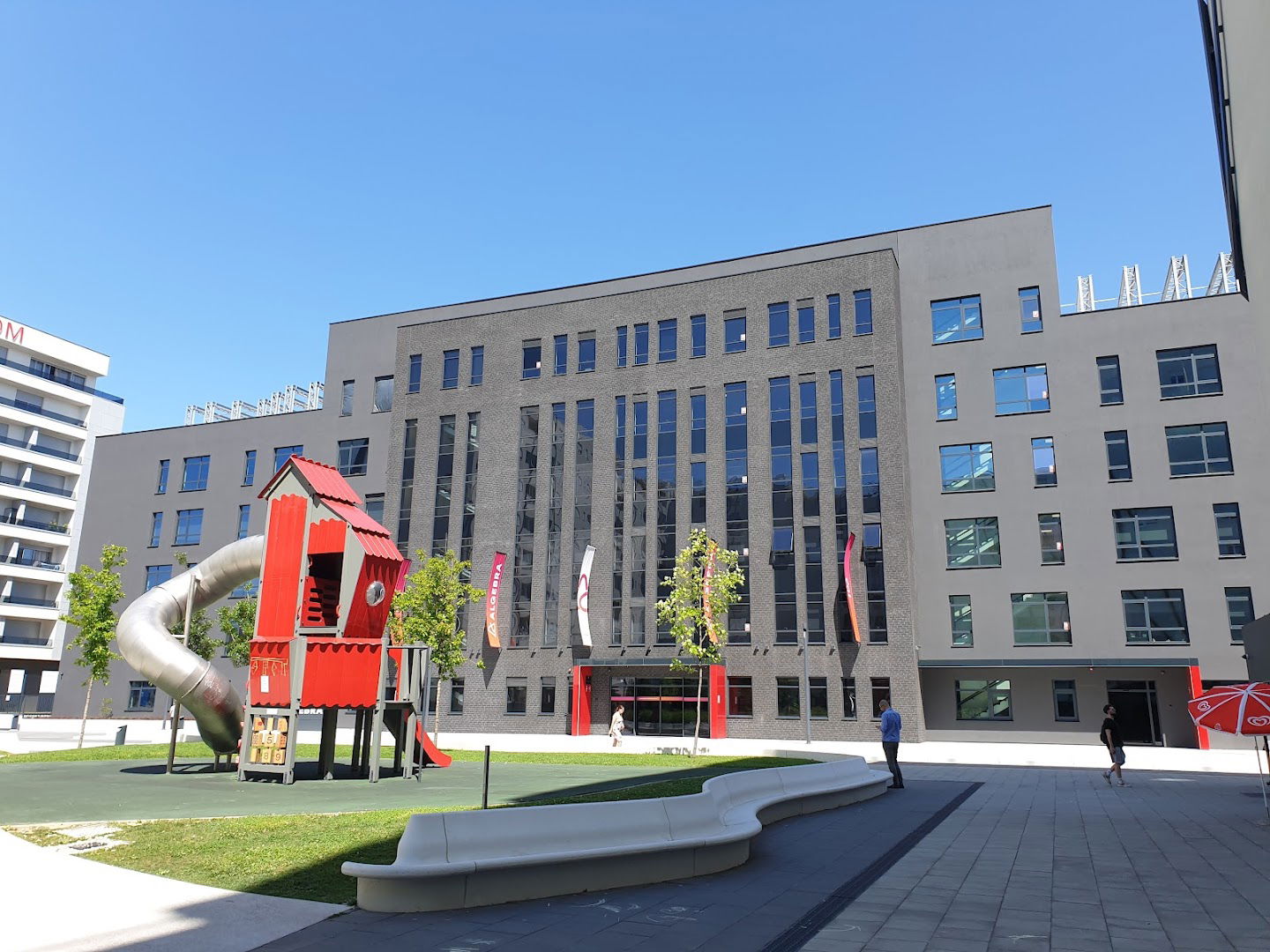 Sveučilište Algebra Bernays