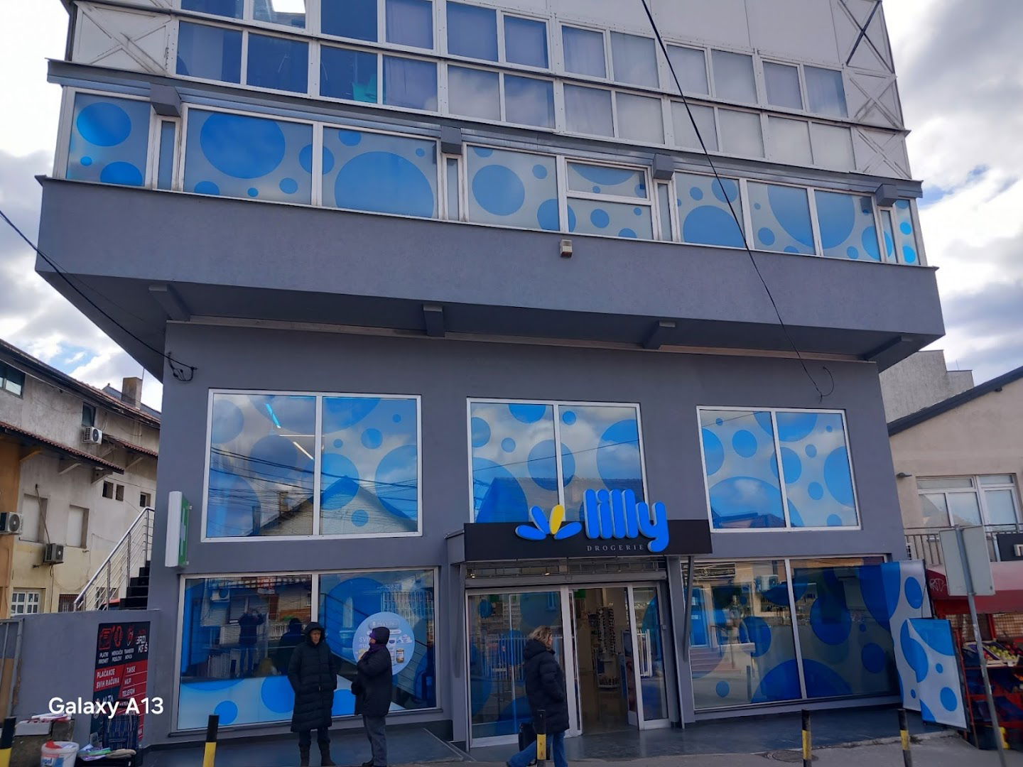 Lilly Drogerie - Apoteka 081