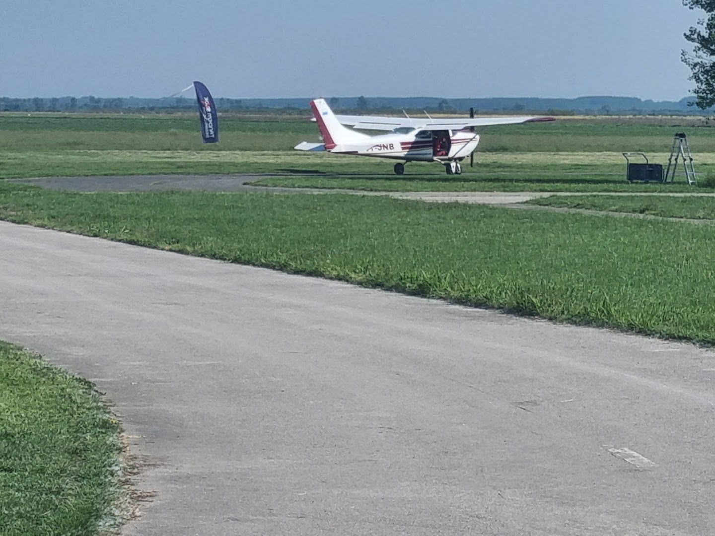 Lisichji Jarak Airport (LYBJ)