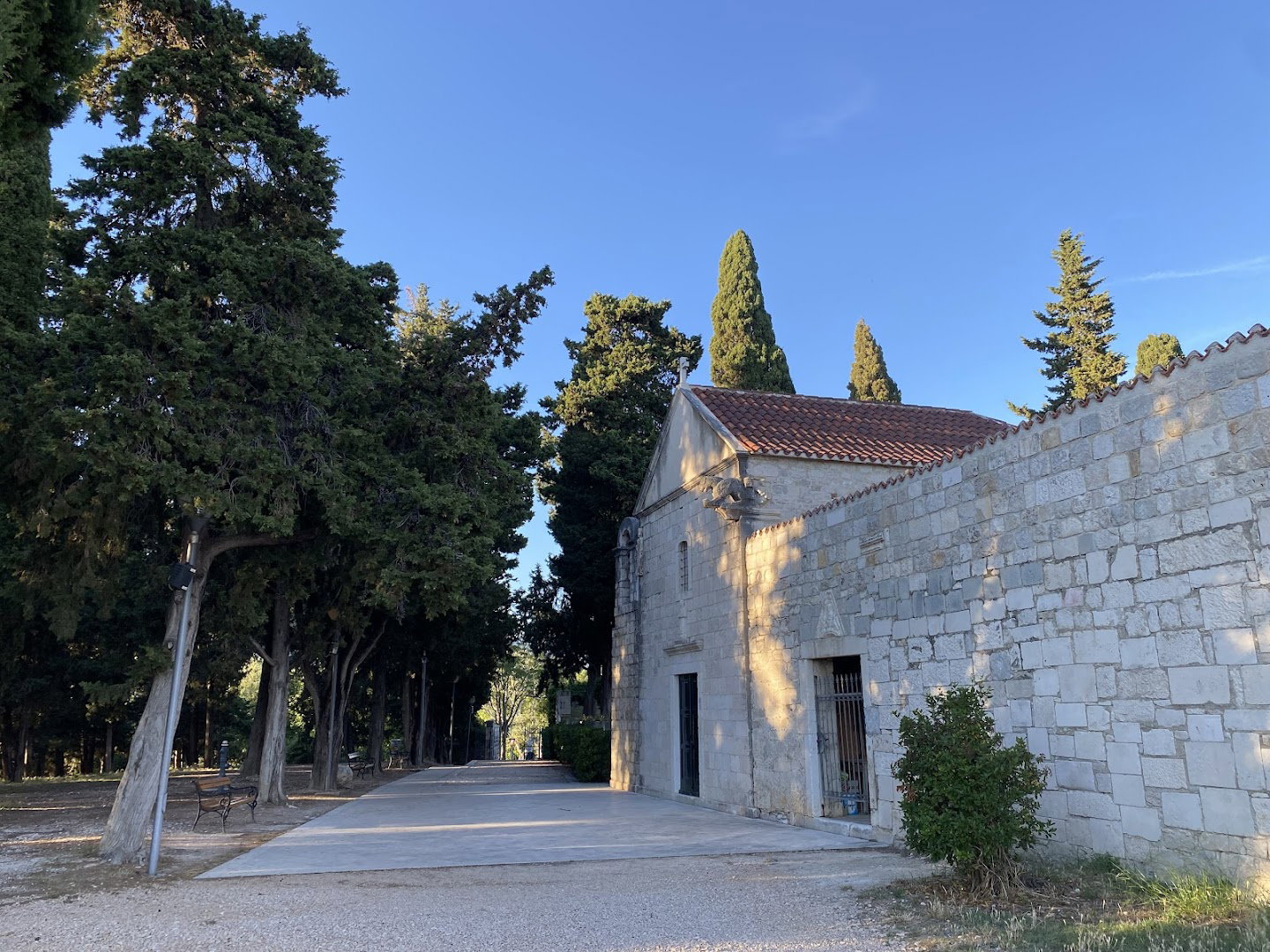 Bazilika i samostan sv. Stjepana Prvomučenika (ostaci)