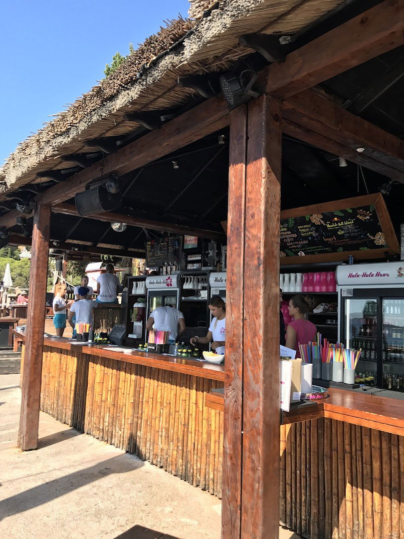 Hula Hula Hvar - Beach Bar & Restaurant