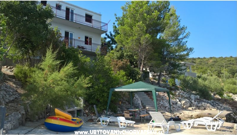 Apartments Marijana, Pještata