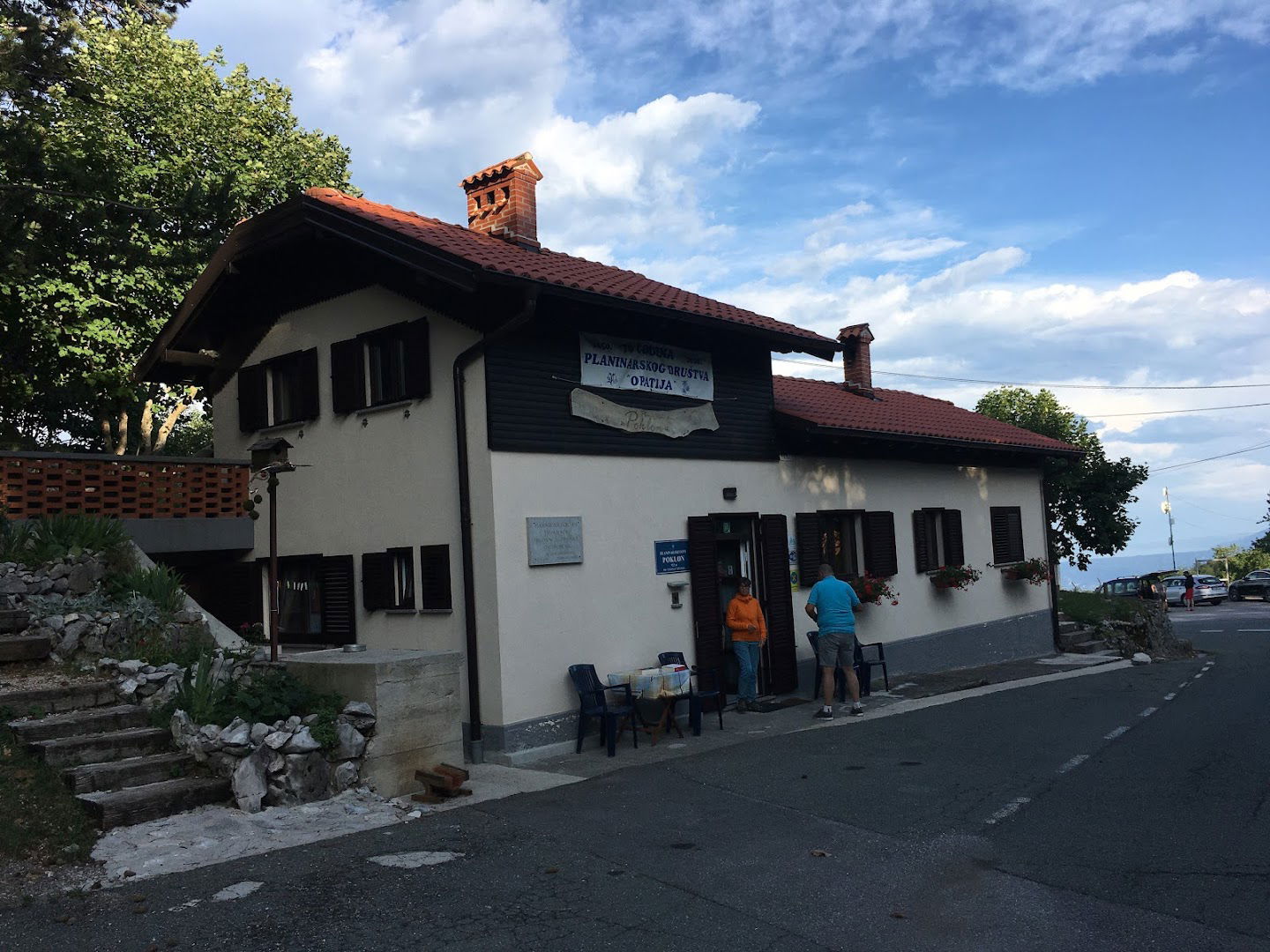 Planinarski dom Poklon