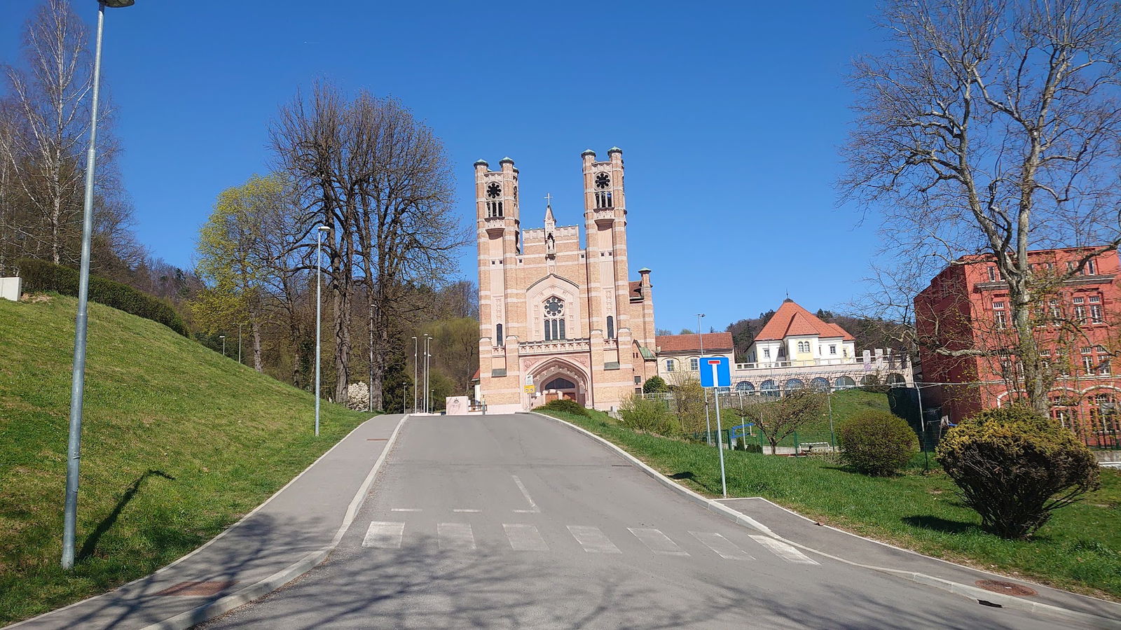 Cerkev Marije Pomočnice Rakovnik