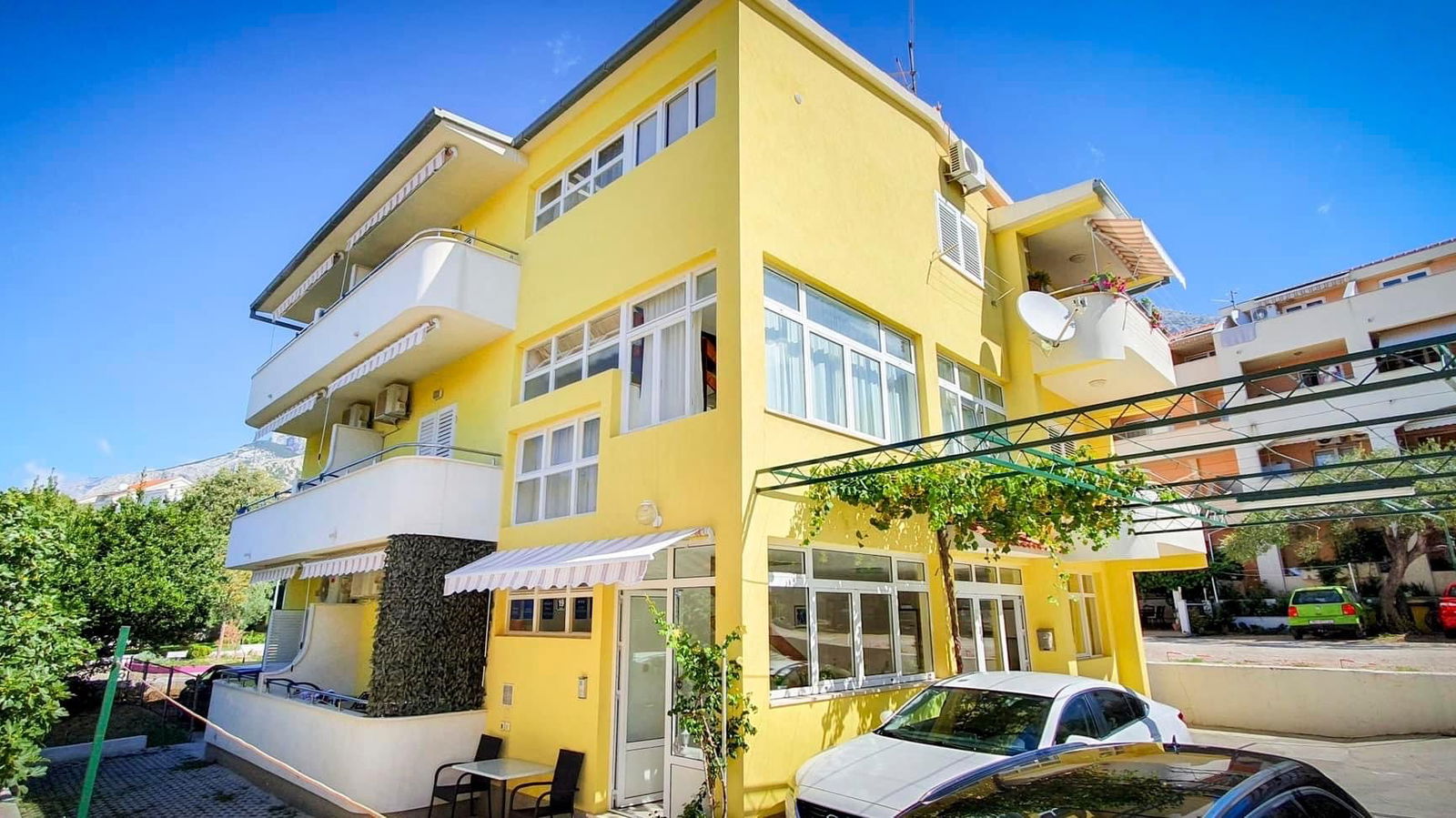 APARTMENTS MIJAČIKA