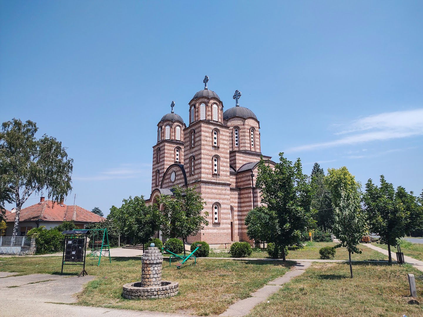 Српска православна црква Светих Апостола Петра и Павла