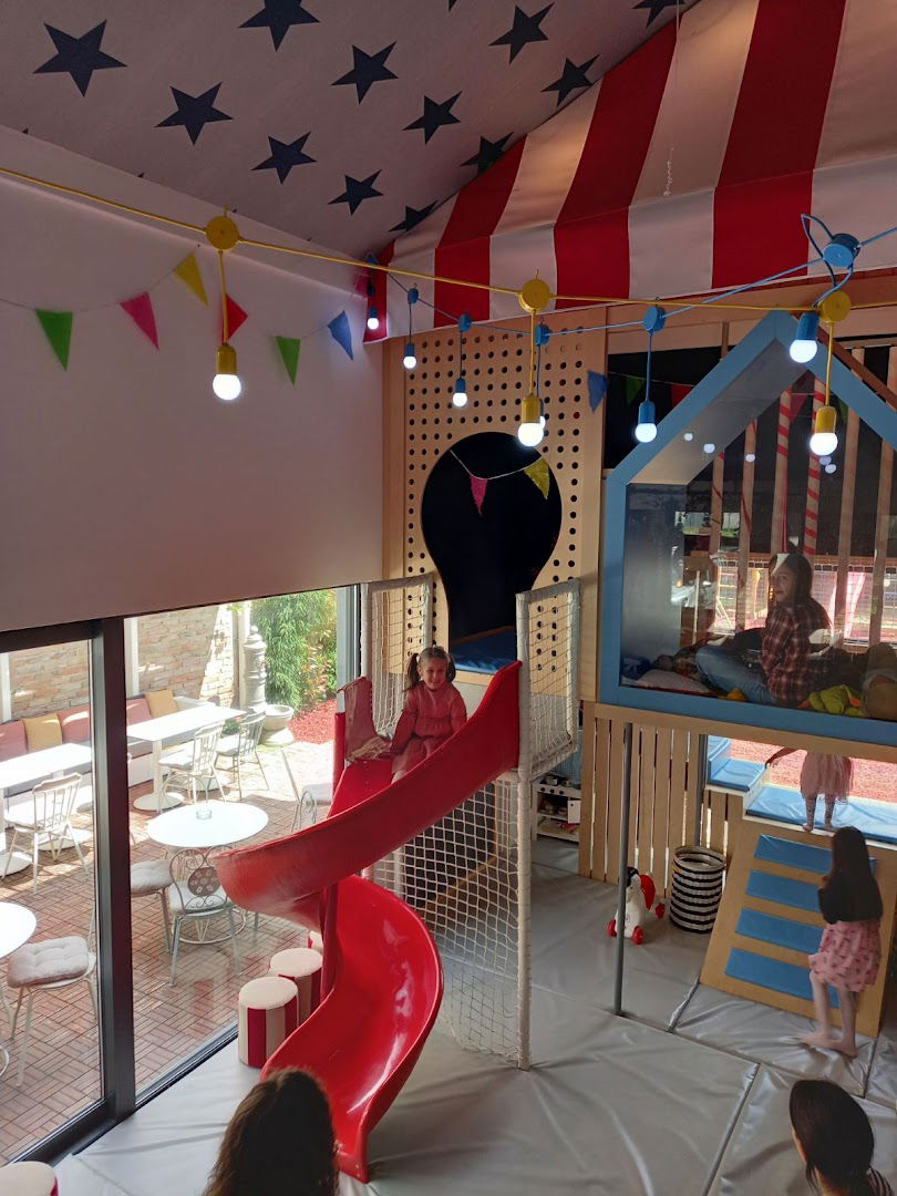 ::: Le Petite C I R K U S :::