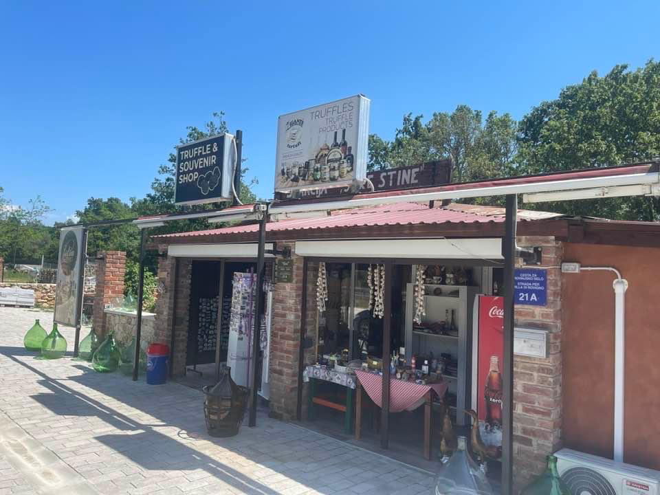 Truffle & Souvenir Shop