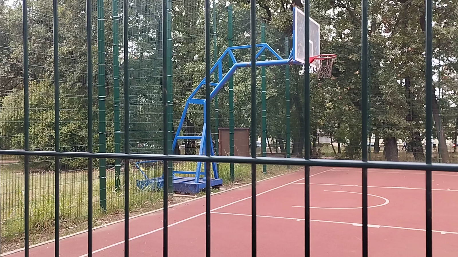 Zatvoreni teren za košarku