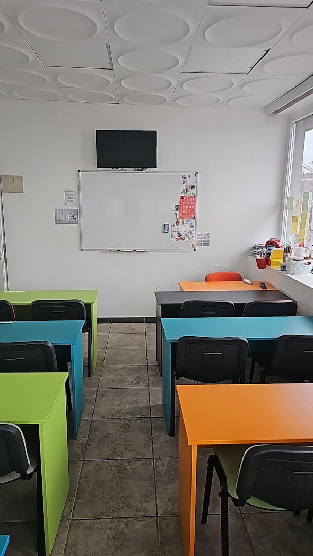 Akademija Oxford Zvezdara - Škola stranih jezika i računara, sudski tumači i prevodioci za sve jezike