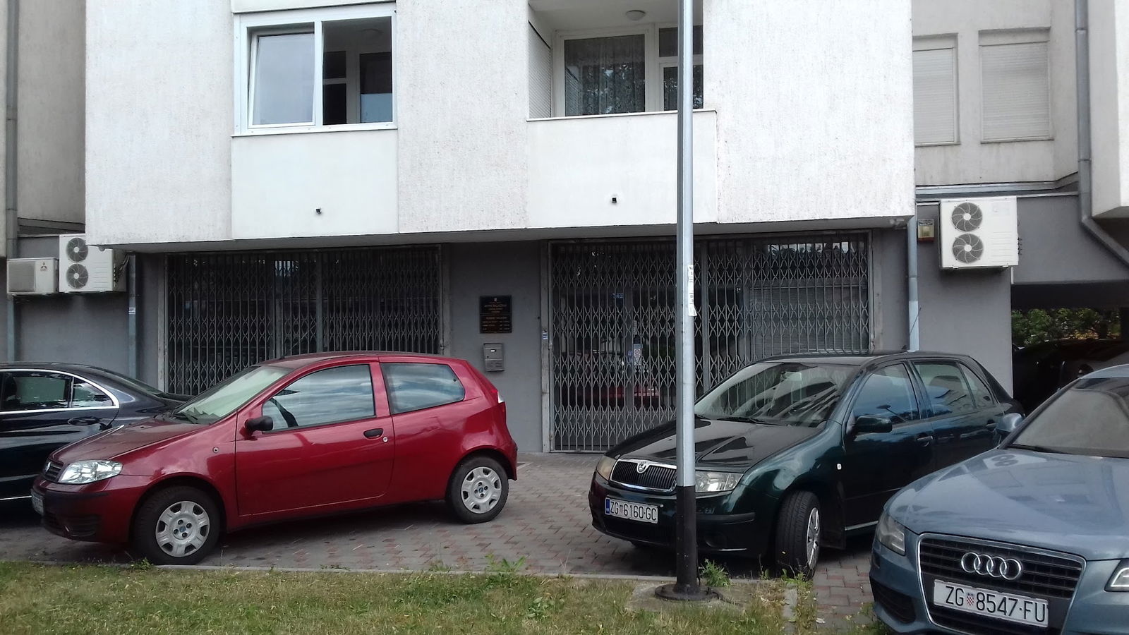 Javni Bilježnik — Notary Public