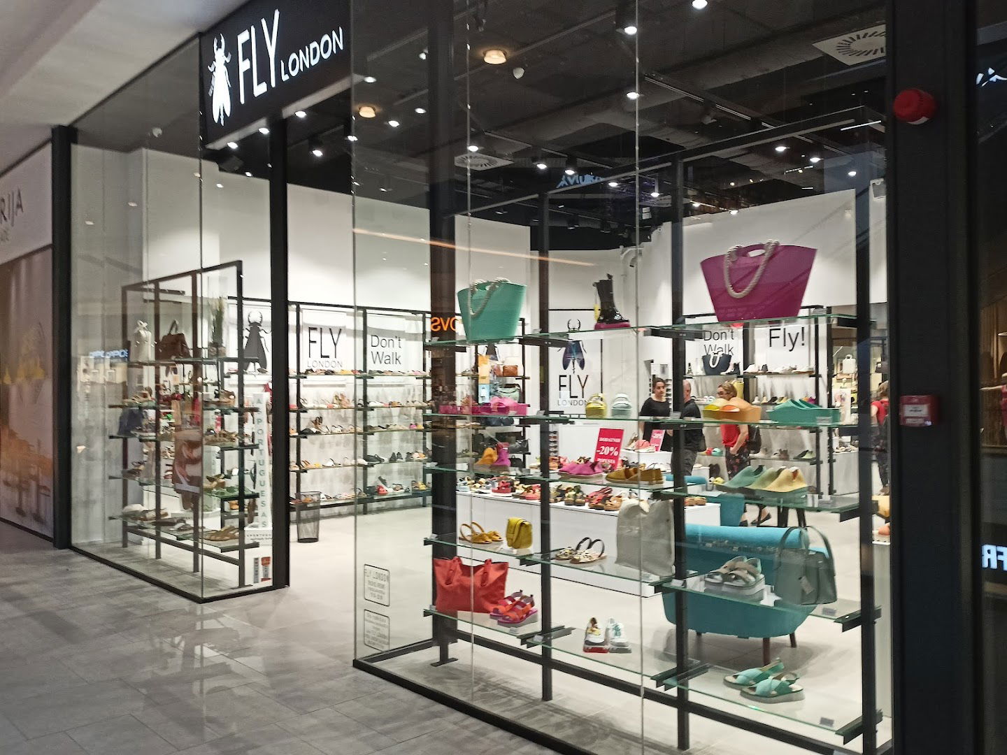 Fly London Srbija Galerija