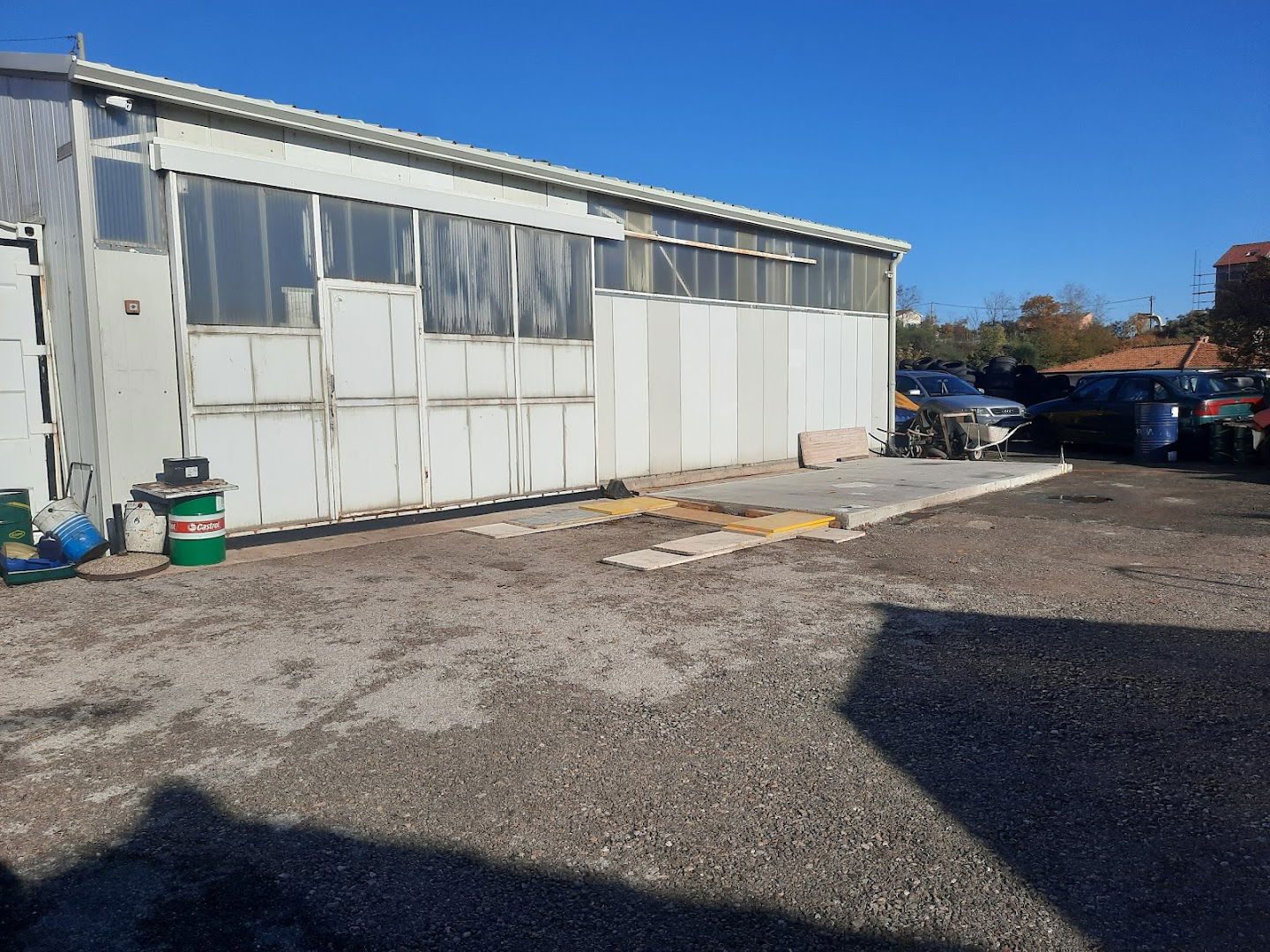 Automehanika VITORI,vučna služba,gumi servis