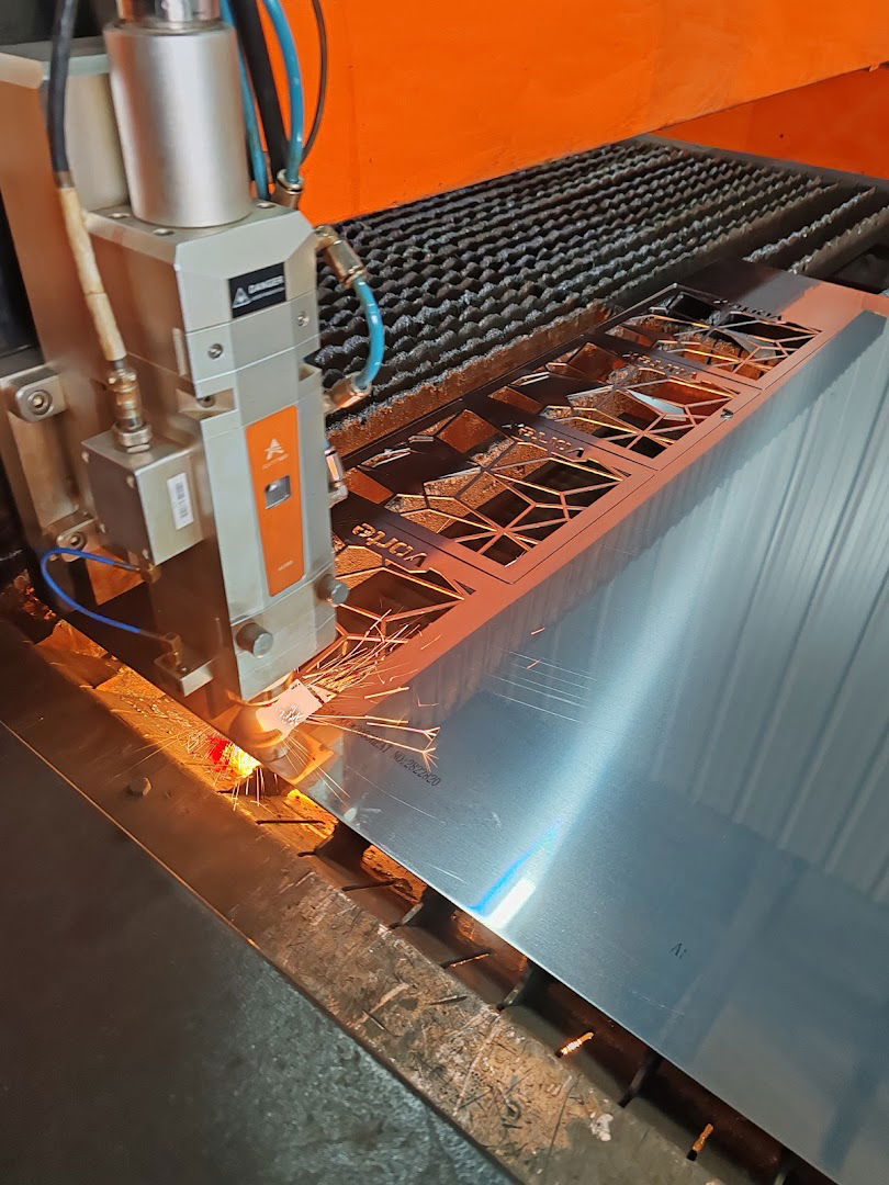 Lasersko sečenje metala