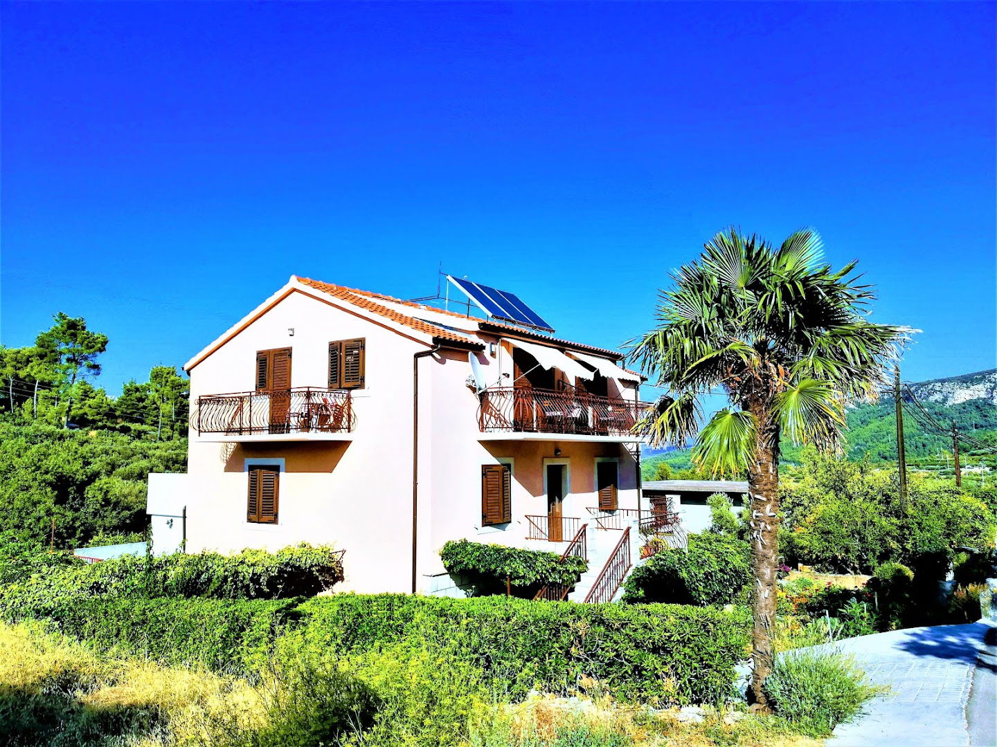 Apartments Rubinić Vrisnik