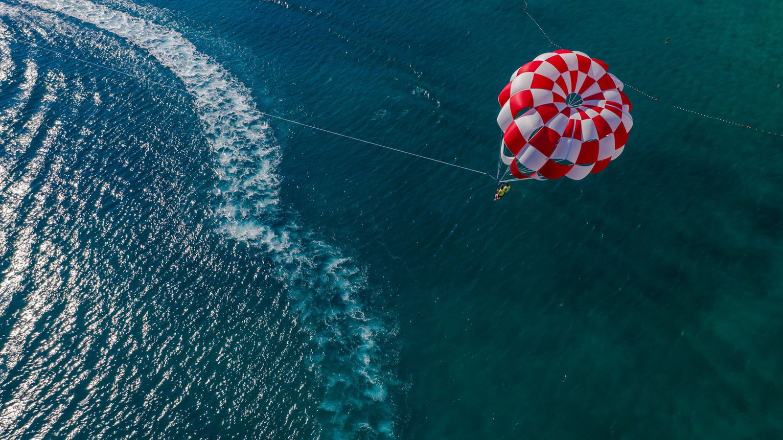 parasailing trogir space fun