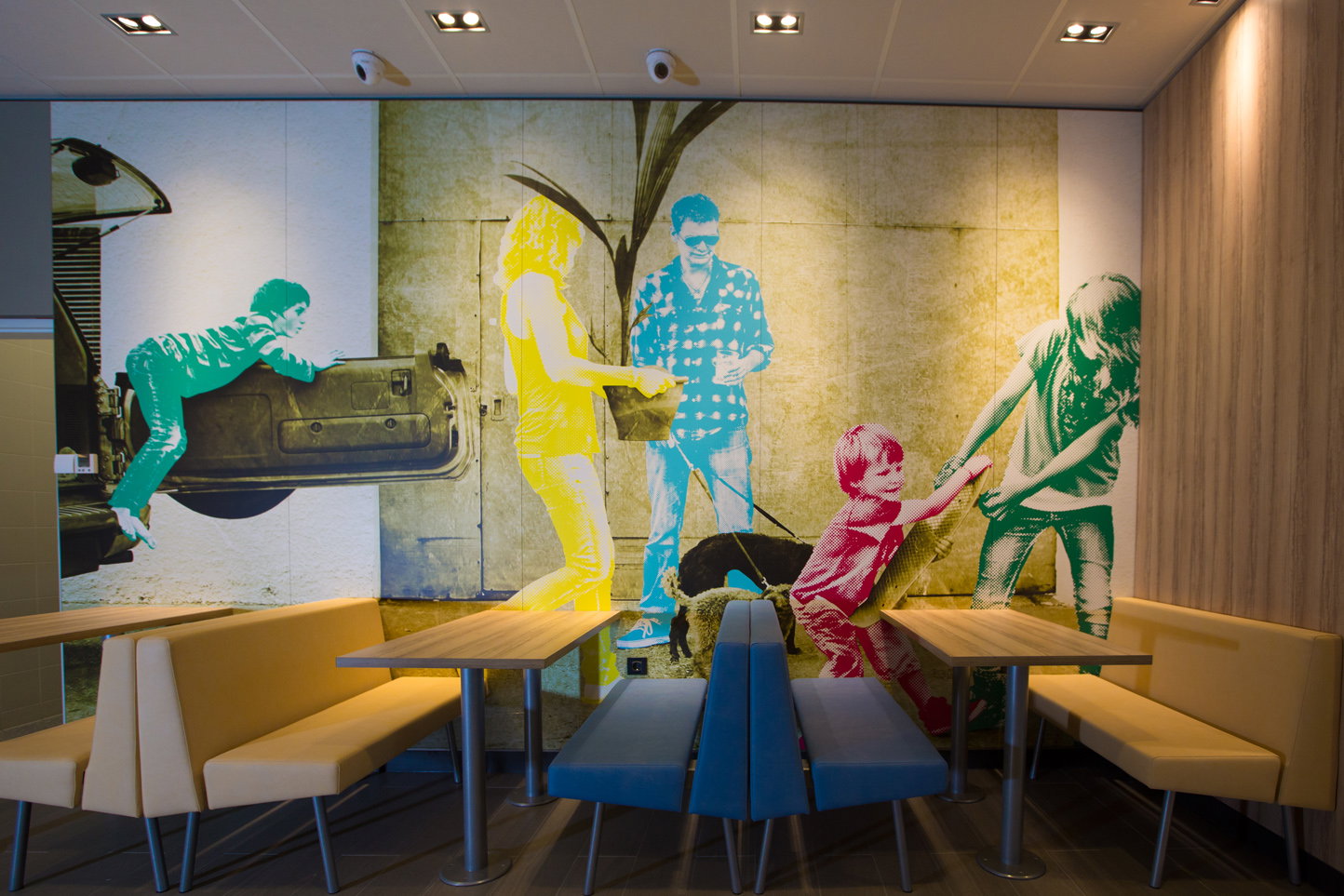 McDonald's Avenue Mall