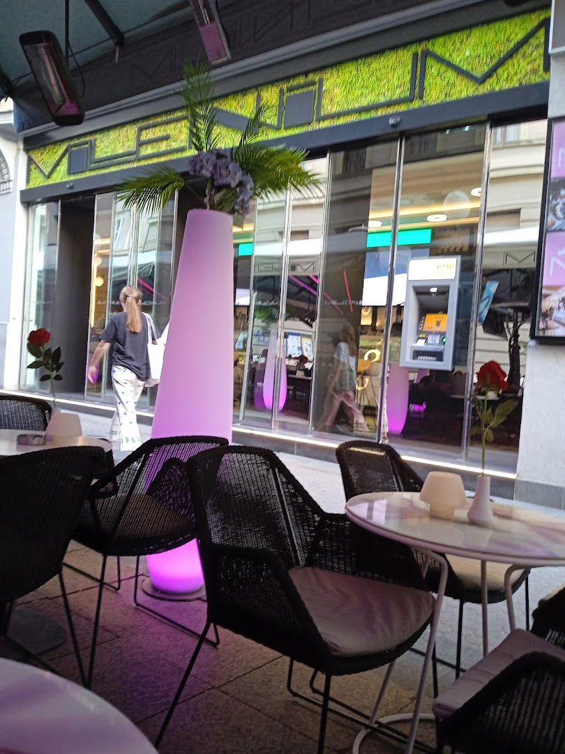 Submarine Burger Bogovićeva