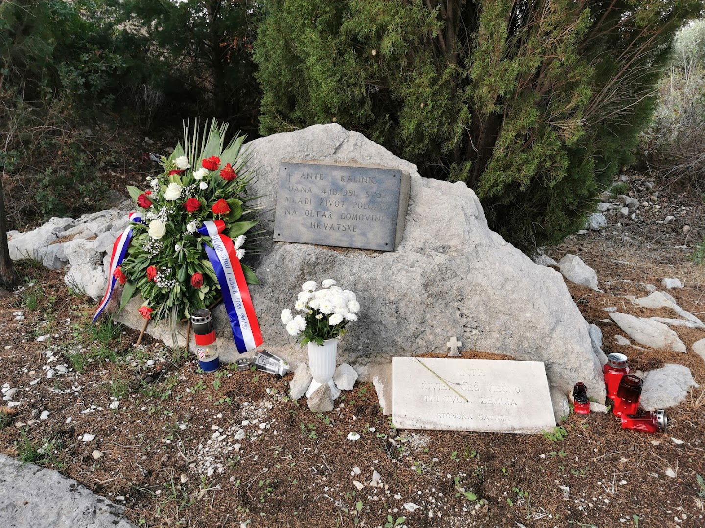 Spomenik heroju Domovinskog rata - Ante Kalinić