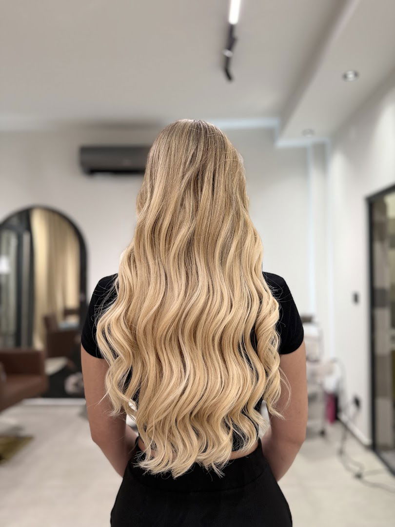 3 Dots Beauty Lounge