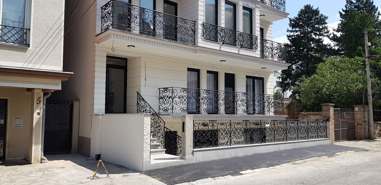 Empire Luxury Apartments