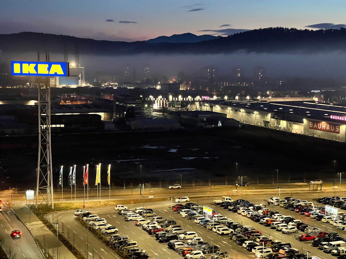 Parkirišče IKEA 3