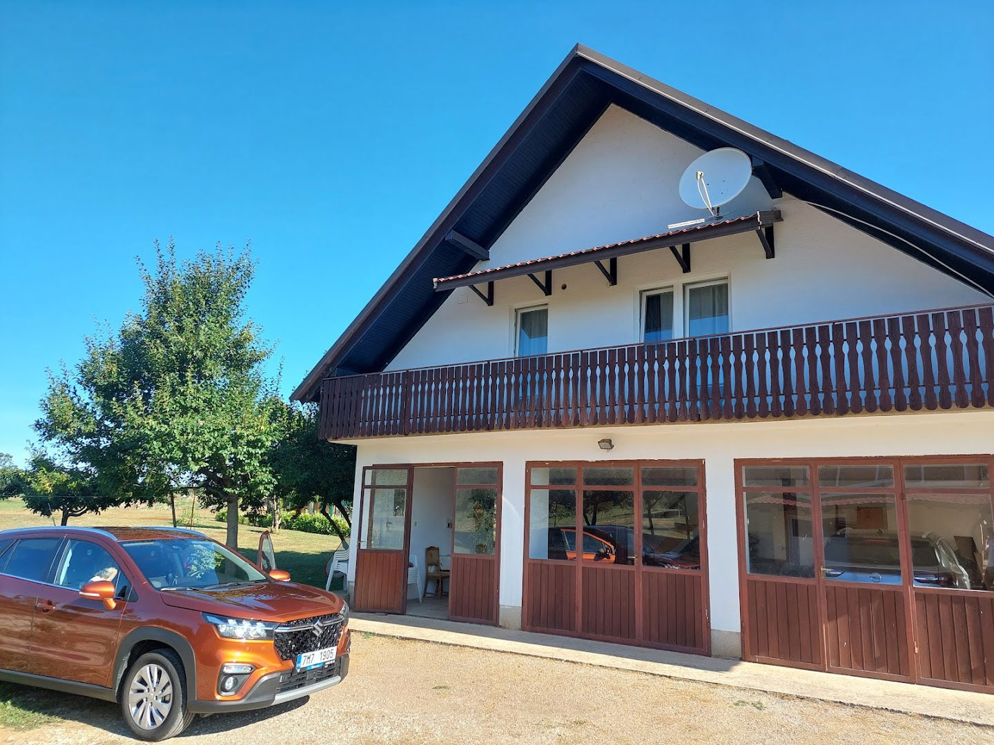 Apartments & rooms Velebit