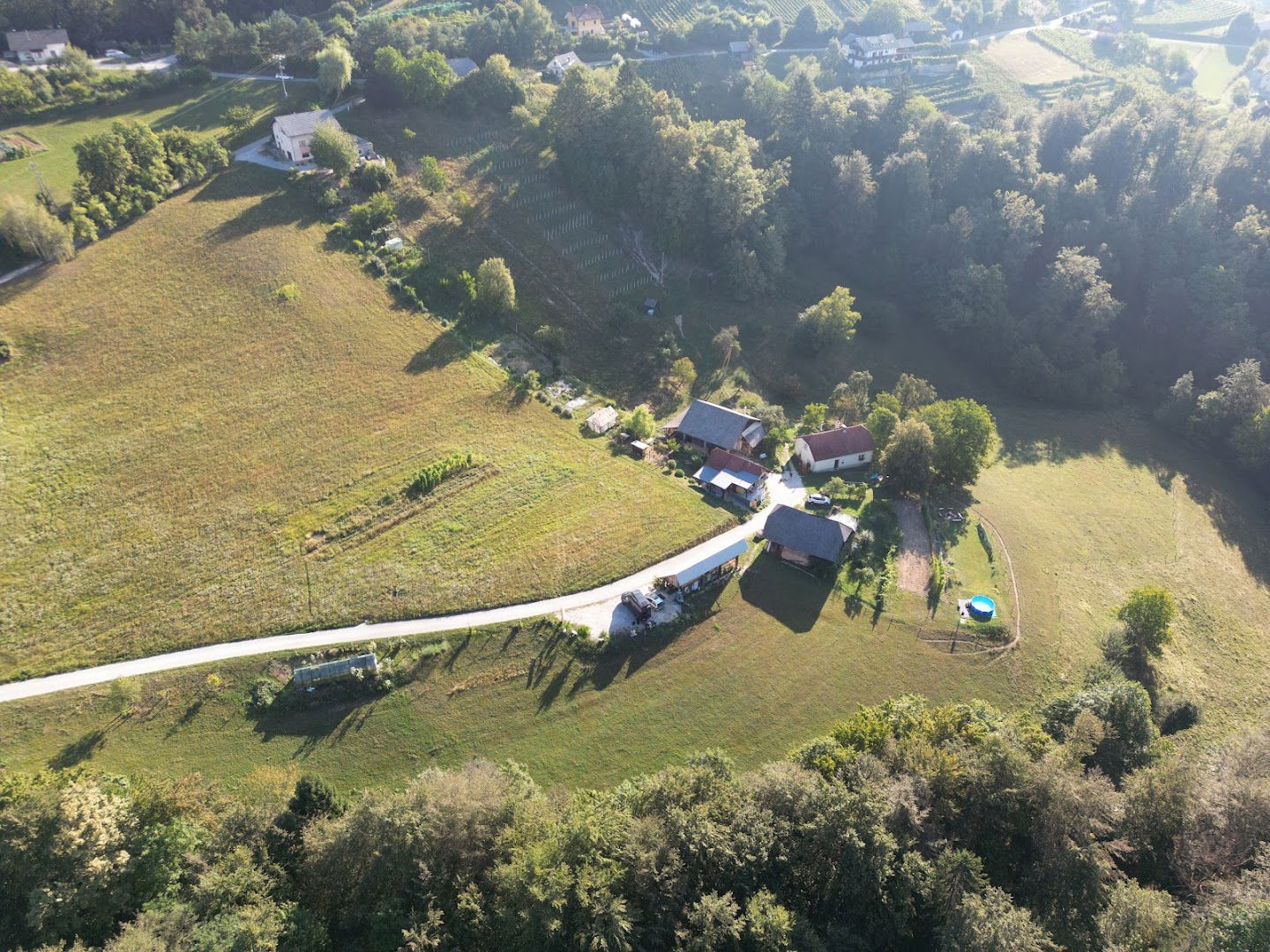 Camper stop Parkirišče za avtodome z oskrbo - Dolenjska Domačija Vesel