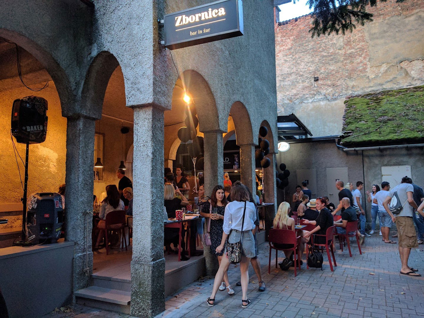 Zbornica burgers and pizza