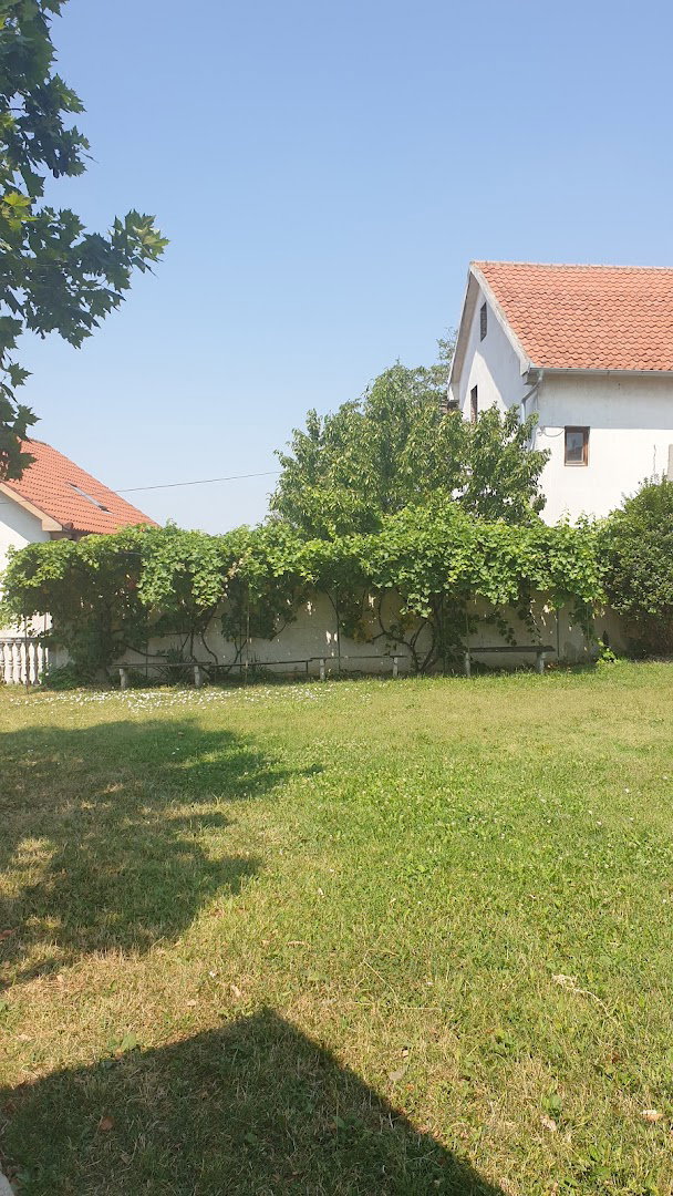 Mali mokri lug (crkva)