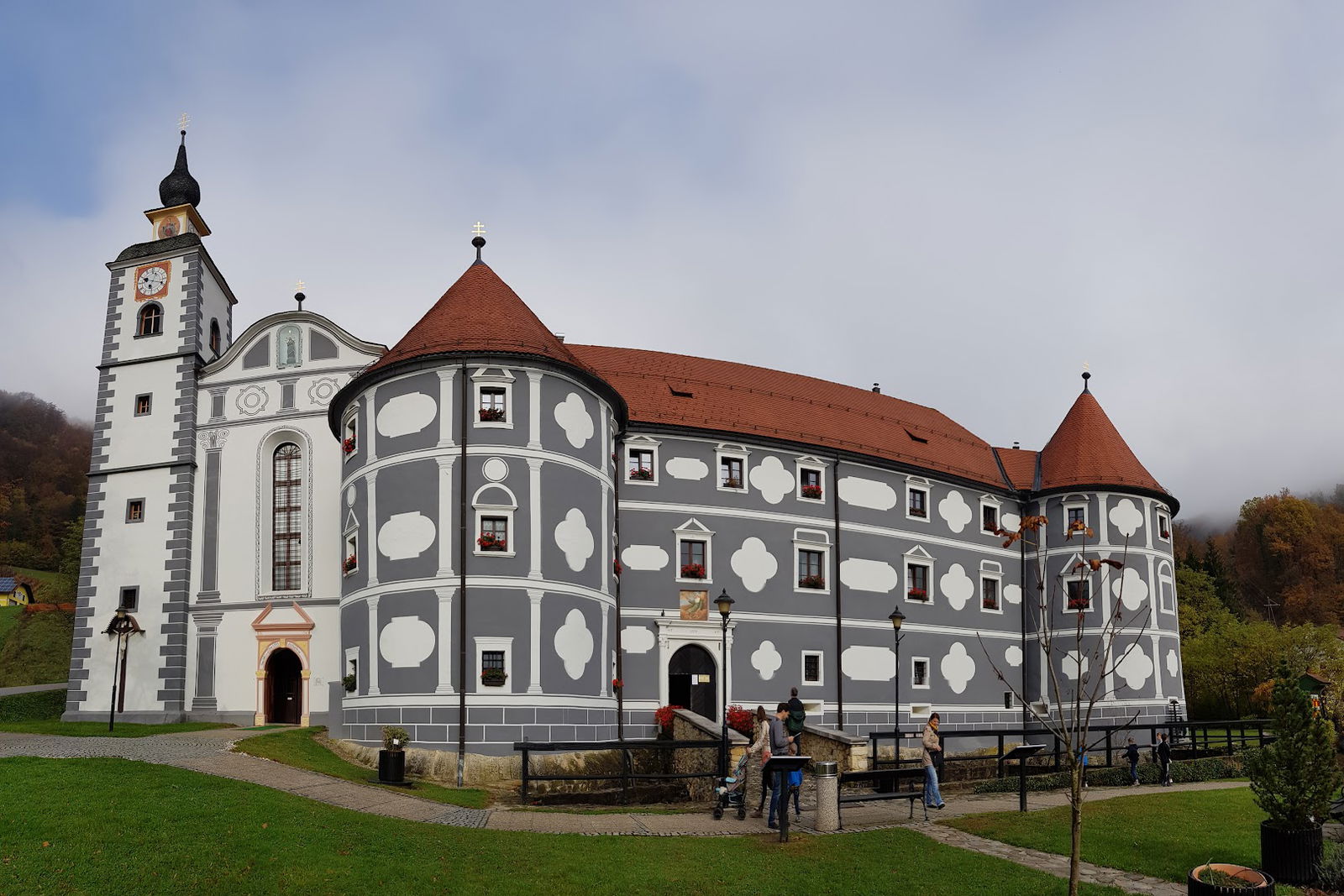 Samostan in cerkev sv. Marije Vnebovzete