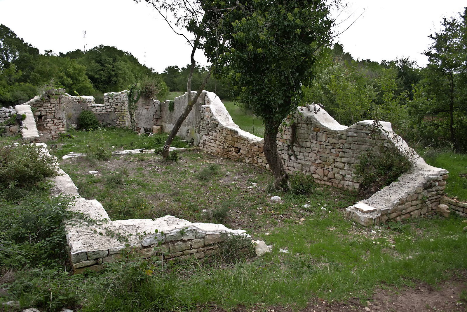 Church of St. Maurus (remains)